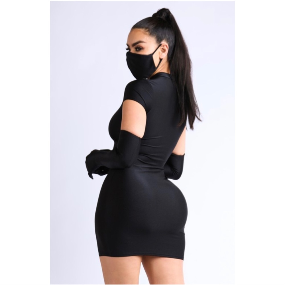 🖤 Mask, Gloves & Mini Dress Set 🖤 - Picture 2 of 2